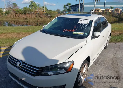 2015 Volkswagen Passat 1.8T Sel Premium из США, поврежденный, VIN 1VWCS7A35FC056917